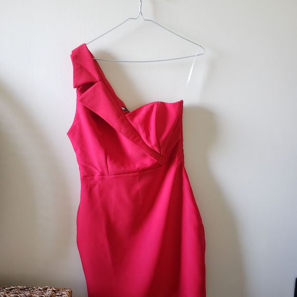ASOS Trendyol one shoulder mini dress in red - Picture 2 of 7